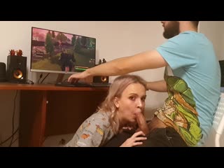she loves to fuck me while i play fortnite